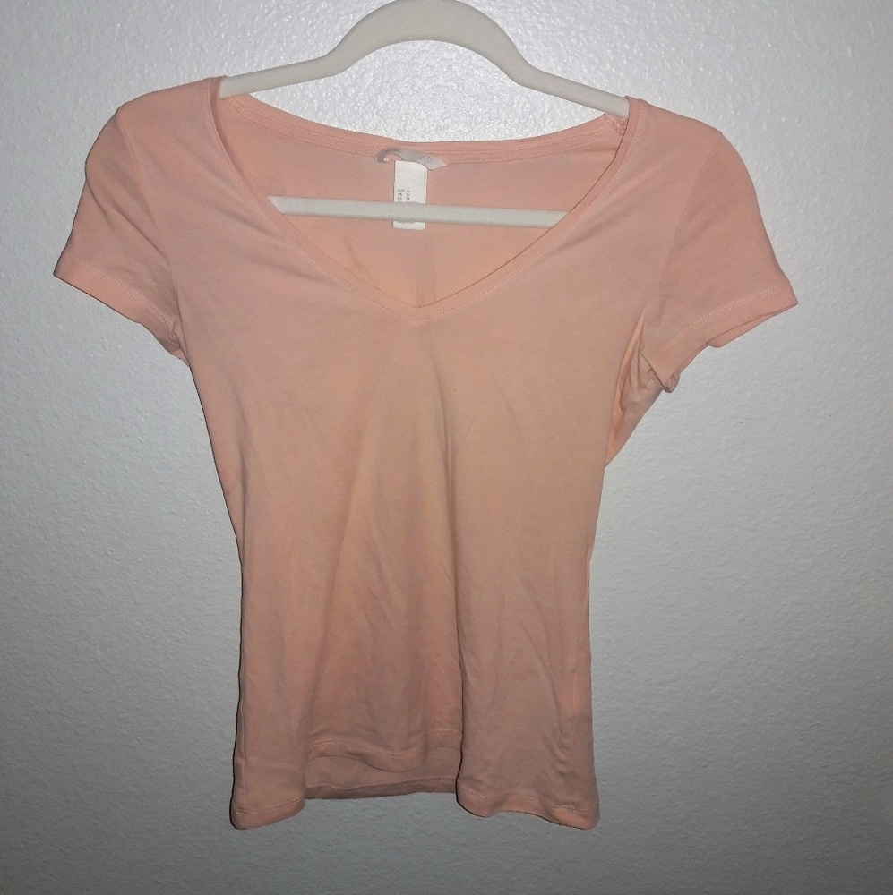💛💕Peach V-Neck T-Shirt💛💕